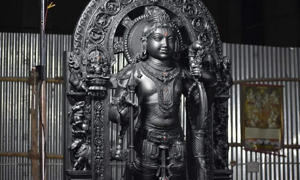 Kannadiga sculptor Ganesh Bhat carved rama idol looks like this...