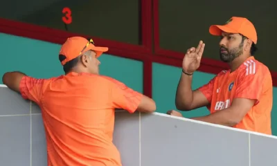 Rahul Dravid and Rohit Sharma have a chat