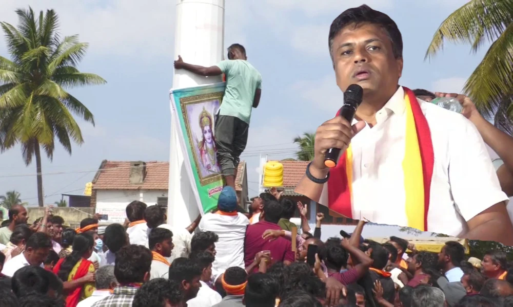 Sri Ram Sene protests in front of MLA Ganiga Ravikumars residence