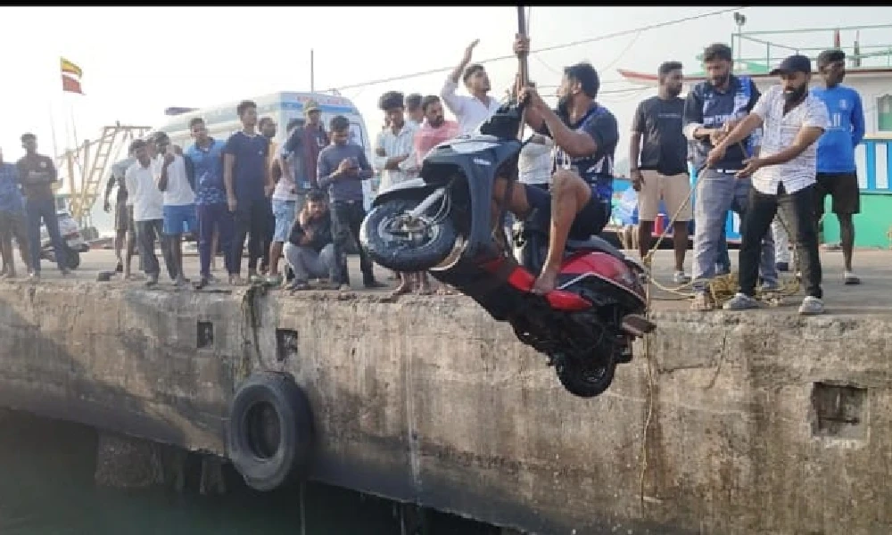 Fisherman jumps off scooty and falls into sea