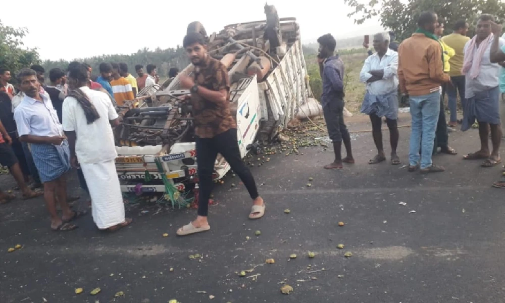 Road Accident in daavagere