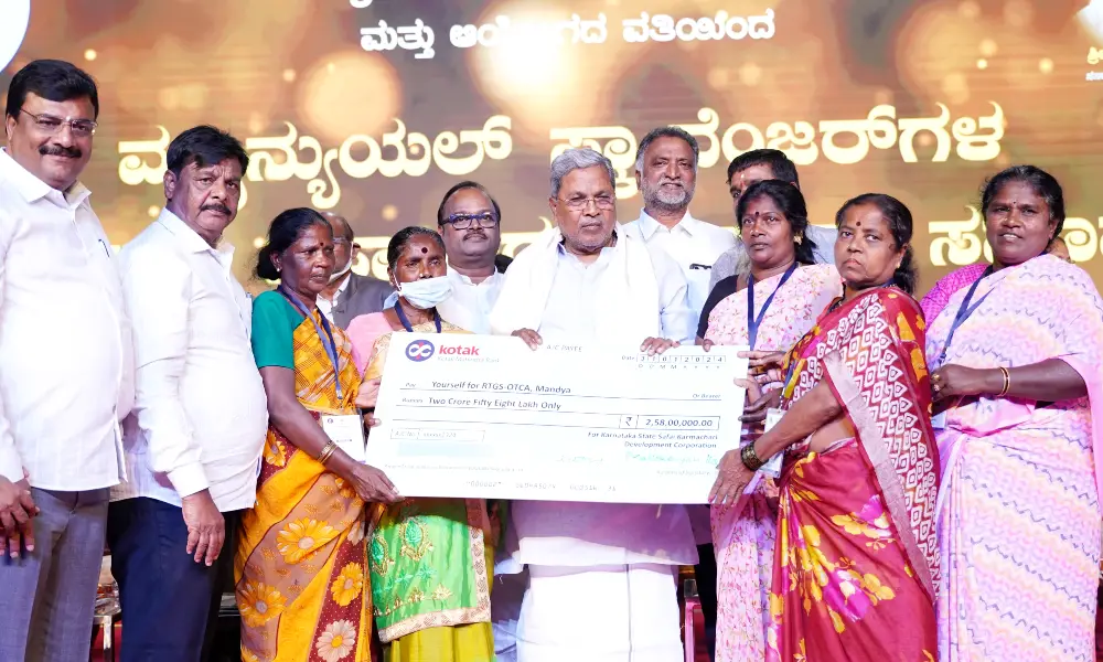 CM Siddaramaiah in manual scavengers programme