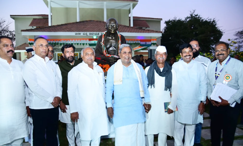 Cm Siddaramaiah inaugurates Gandhi Bhavan in Haveri