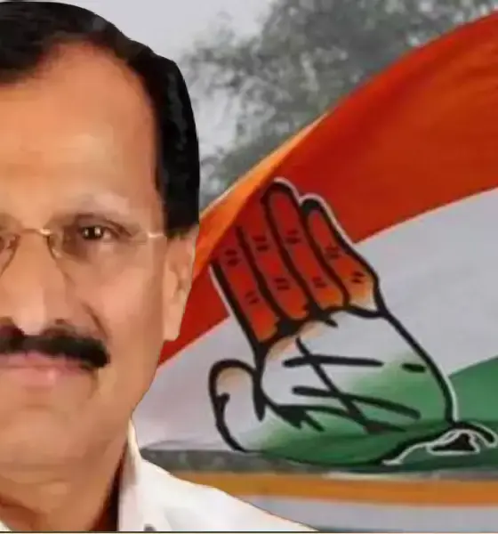 Mudda Hanumegowda joins Congress