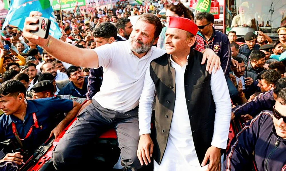 Rahul Gandhi and Akhilesh yadav Selfie photo at Bharat Jodo Nyay Yatra