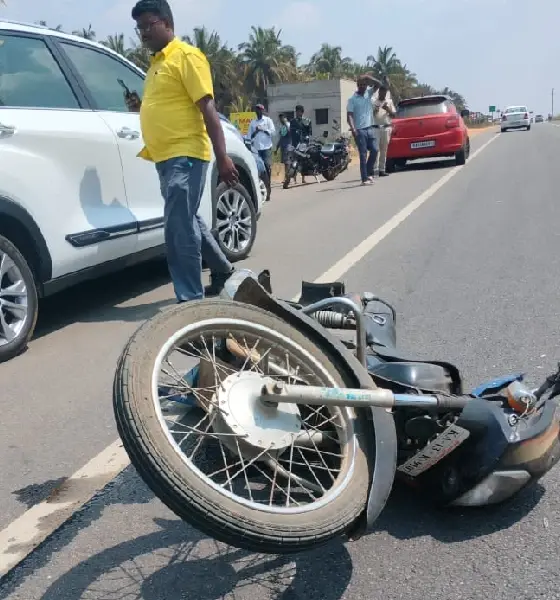 car collided with the bike Death of husband and wife