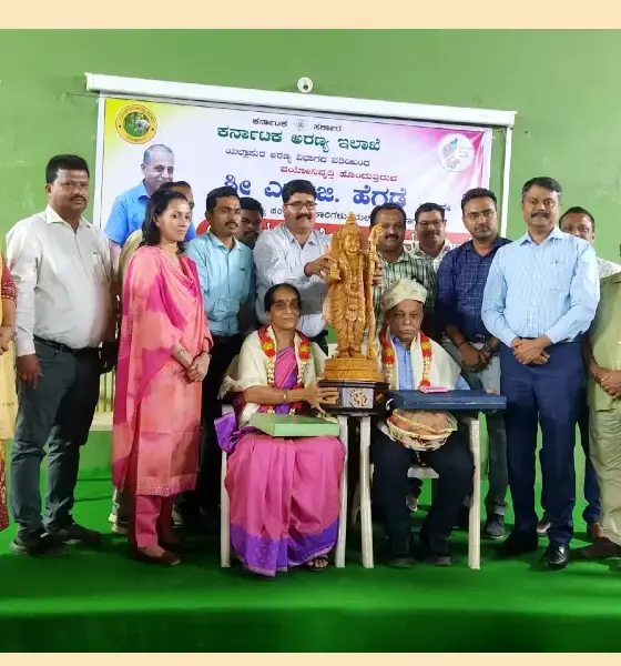 Yallapur Forest Division DCF S G Hegade Farewell ceremony in Yallapur