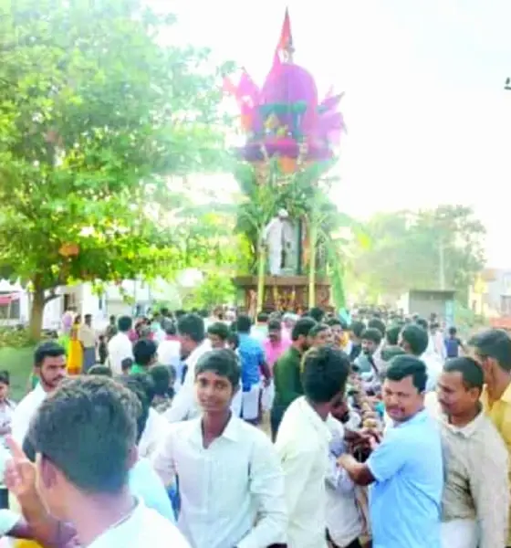 eshwara devara Rathotsava in Kandagallu village, kottur