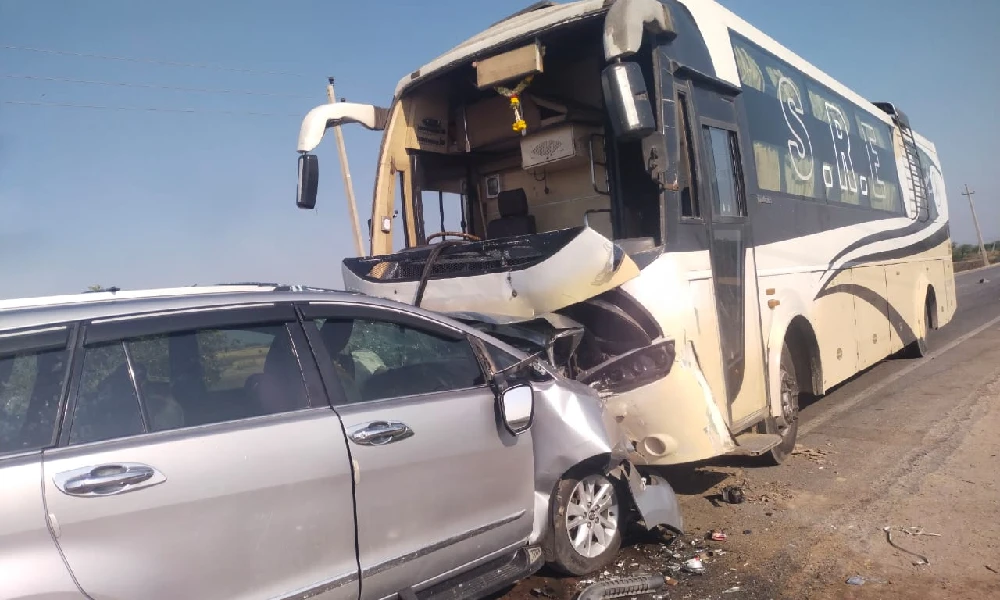 Bus collides with Innova car Two dead five critical