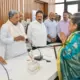 Cm Siddaramaiah distributes letters of appreciation to families of organ donors