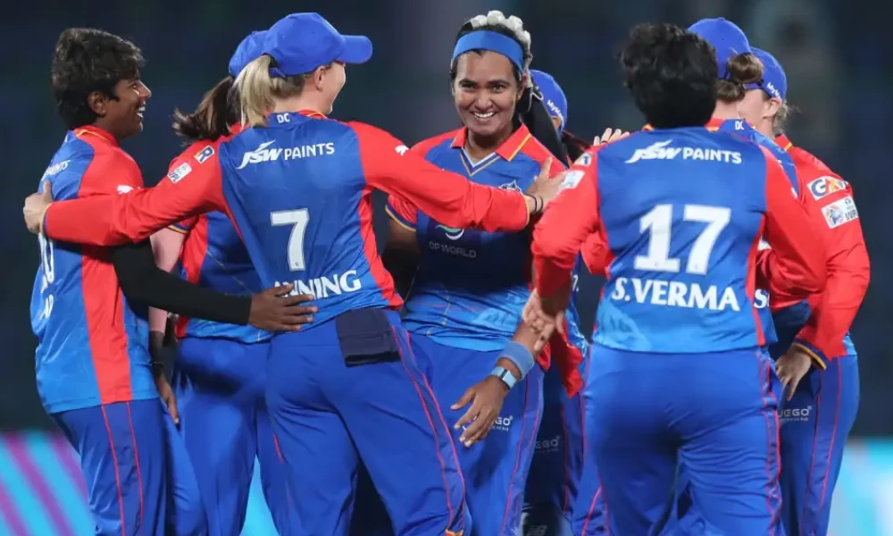 Shikha Pandey deceived Nat Sciver-Brunt with an inswinger