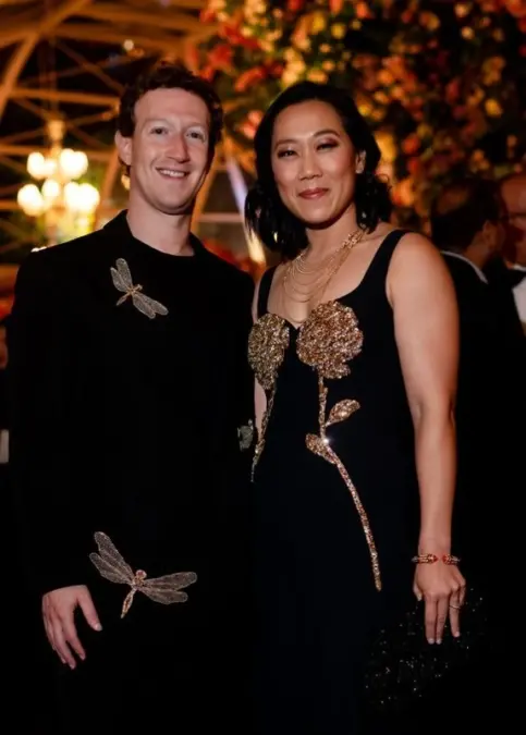 Facebook CEO Mark zuckerburg with wife Priscilla