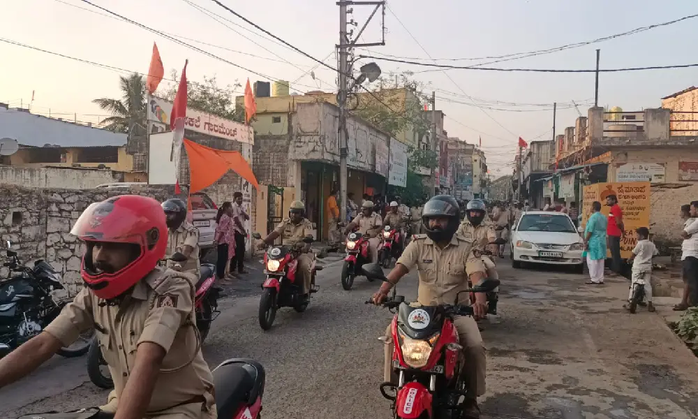 Hindu Muslim police
