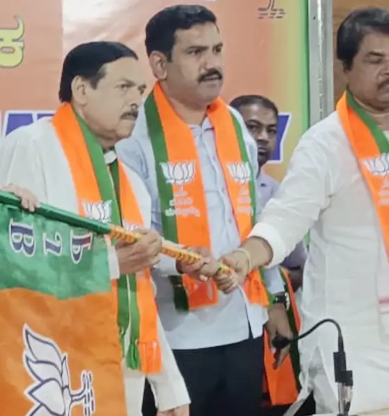 Bjp Karnataka Former minister Manohar Tahsildar join BJP Is Haveri stronger