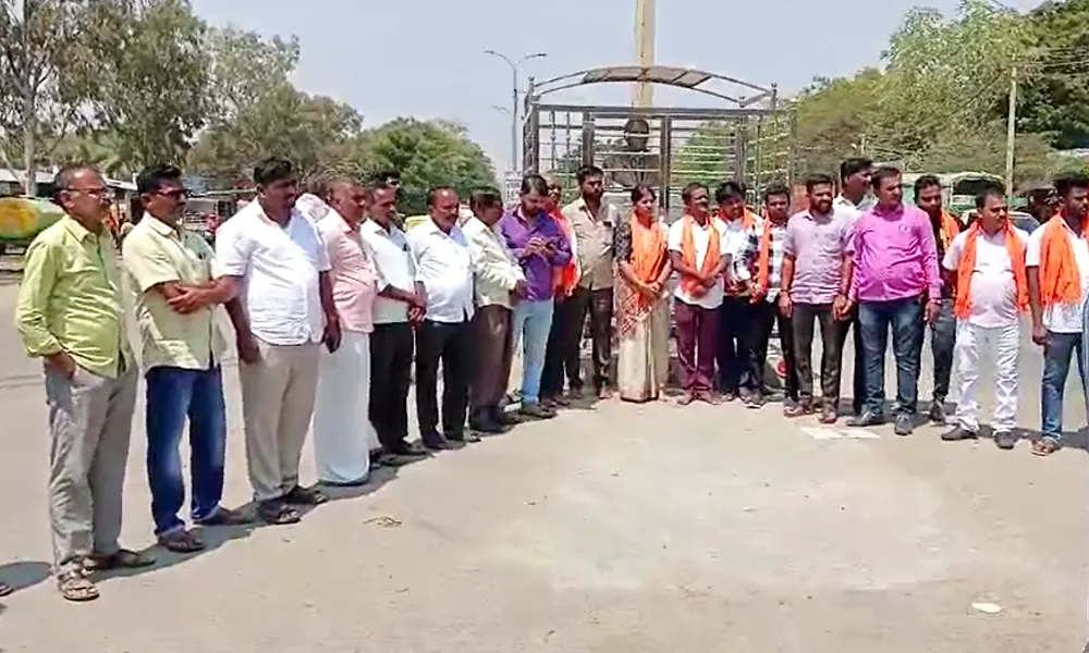 Protest against attack on Hindu youth in Shira