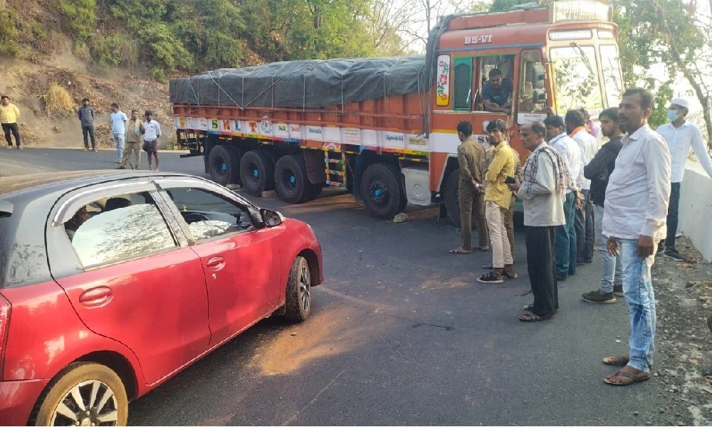 
Road accidents in Hassan and Chikmagalur