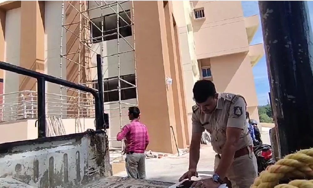 Labourer dies after falling from newly constructed hospital building
