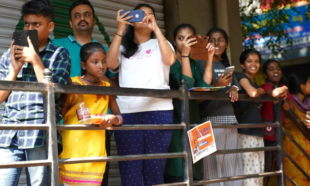 Lok Sabha Election 2024 Cm Siddaramaiah holds roadshow in Bengaluru