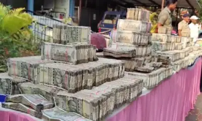 Lok Sabha Election 2024 Rs 5.6 crore seized from jewellers owner house in Bellary 3 kg gold, 68 kg silver recovered