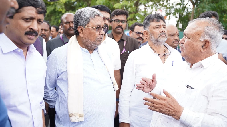 CM City Rounds CM Siddaramaiah lashes out at flyover slowdown and Notice to cancel the tender
