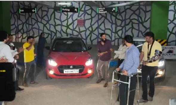 Kaatera  Movie Rockline Venkatesh Gifts Car To Jadesh K Hampi Maasthi And Suraj