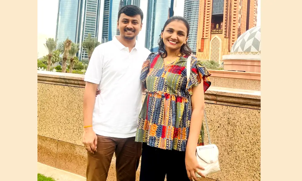 couple came to Gangavathi from Dubai to vote