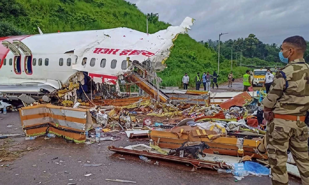 rajamarga column mangalore flight crash 1