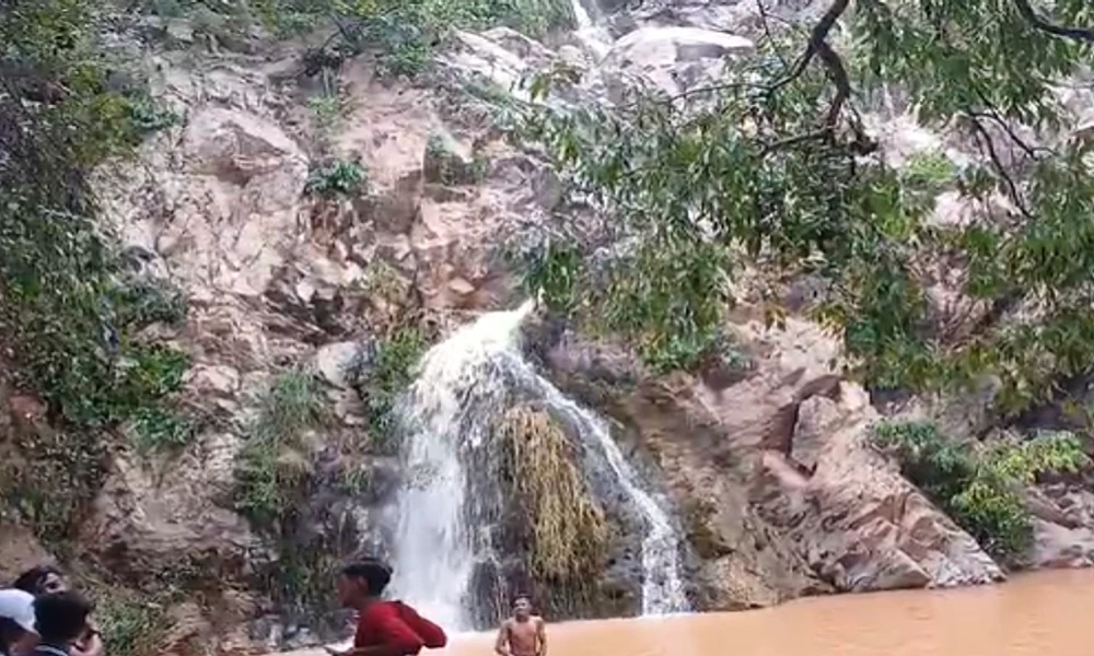 Muthyala Maduvu Waterfalls