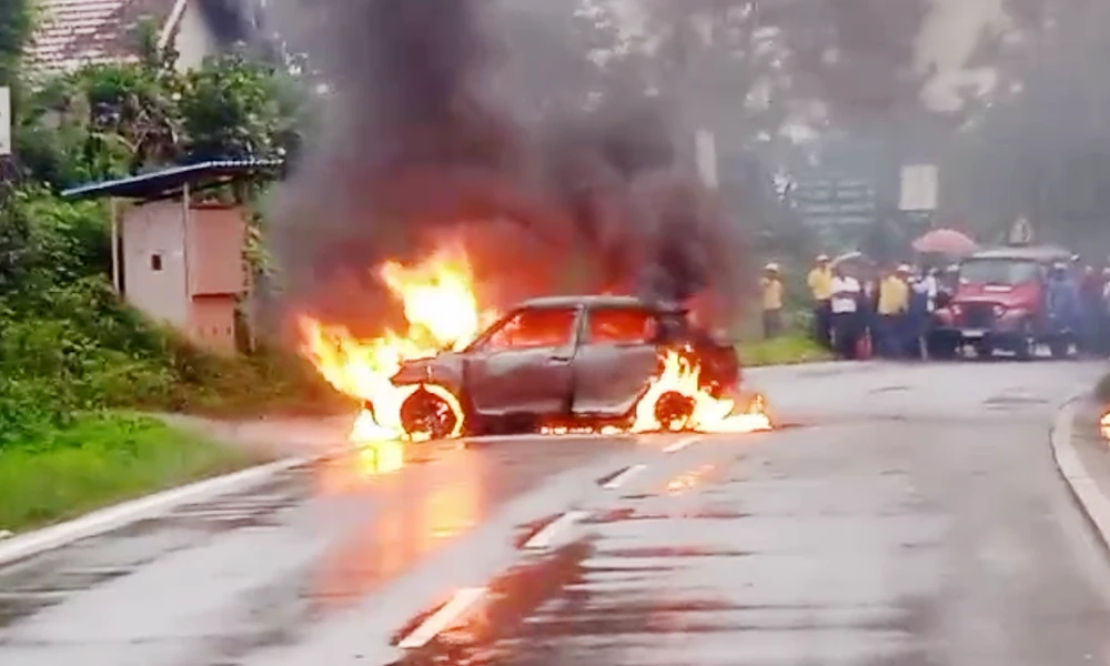 Car Catches fire