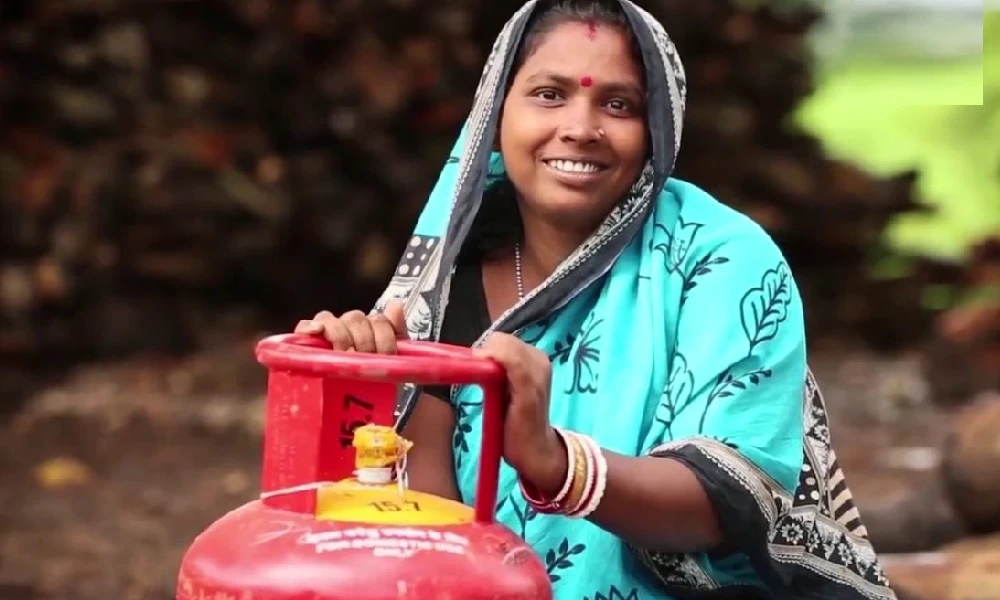 Madhya Pradesh Government Slashes LPG Prices For Ladli Sisters, Cylinders To Be Available At Rs 450