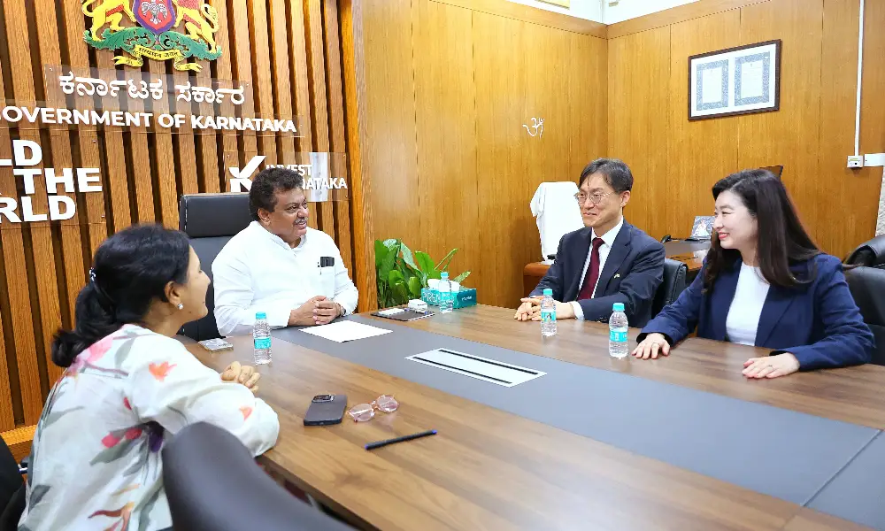 Foreign Investment investment in the state South Korea Consul General along with Minister M.B. Patil discussion