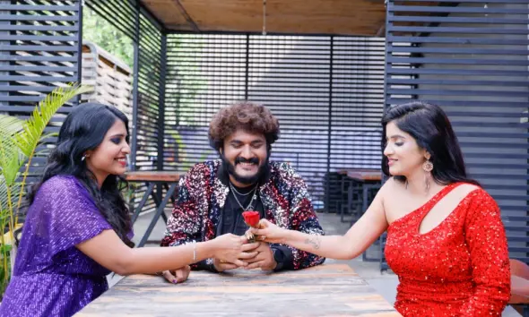 Kannada New Movie Kann Kann Talking Kai Kai Touching Gopilola