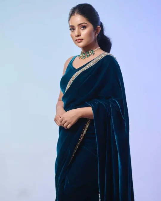 Velevet Saree Fashion