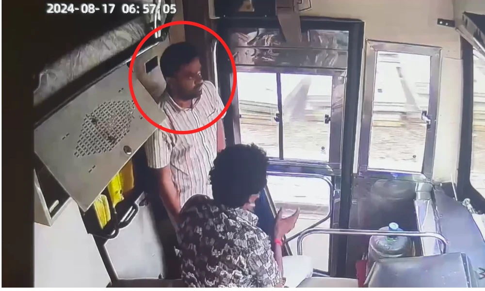 Thief steals techie's laptop from sleeper bus